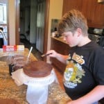 Icing Amber's cake