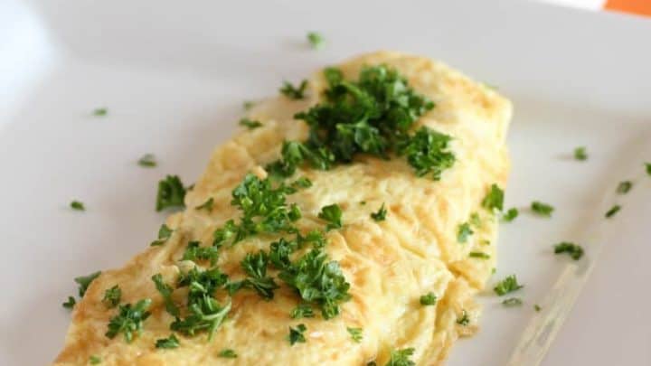 Julia Child's L'Omelette Roulee (Rolled Omelette)