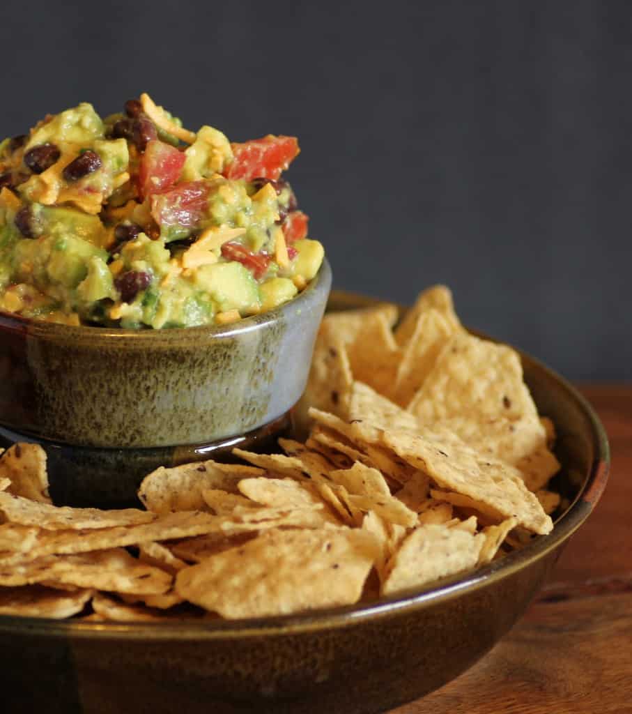 Joe Montana's Touchdown Guacamole | Noshing with the Nolands