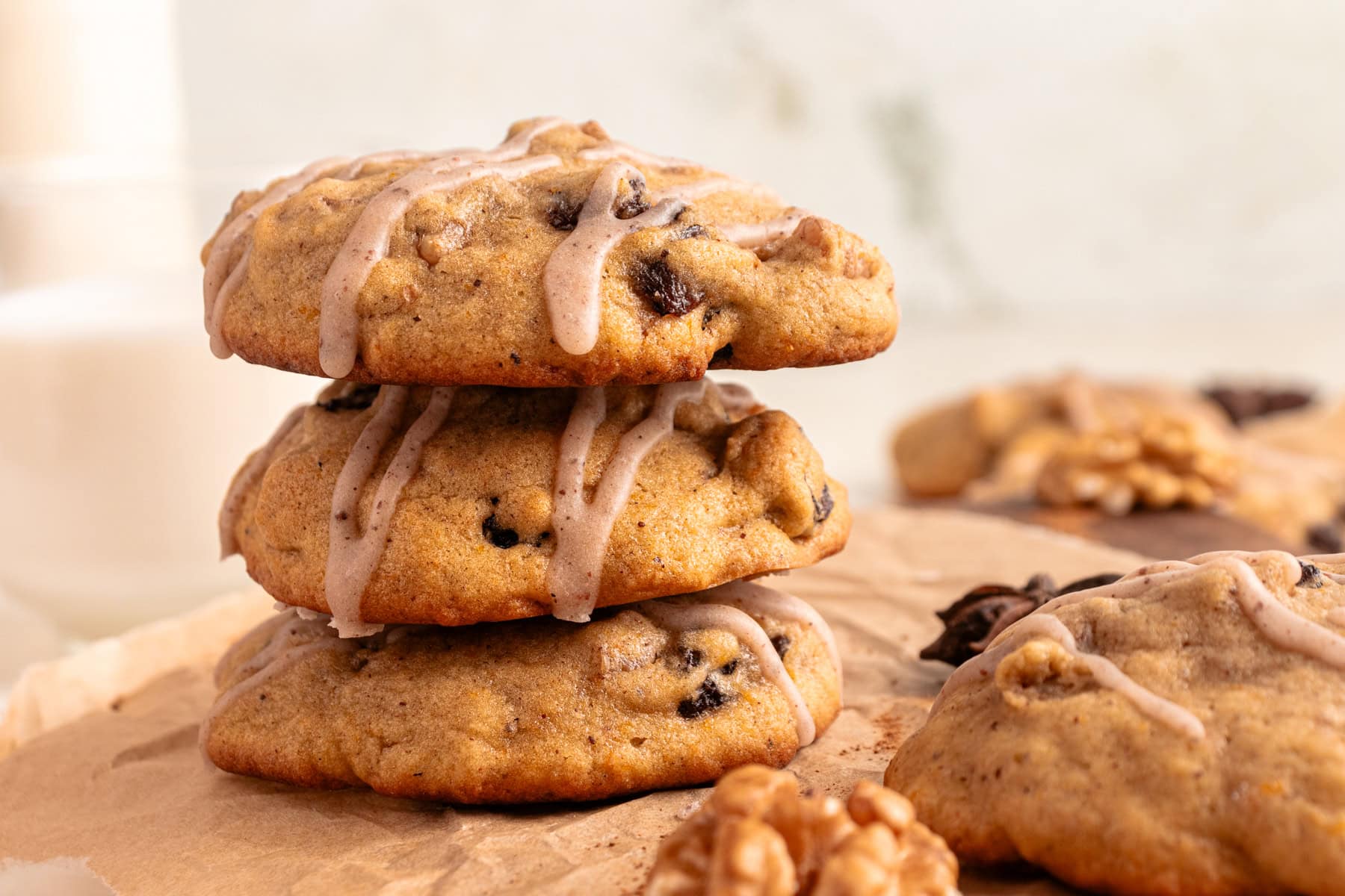 Horizontal picture of stacked cookies.