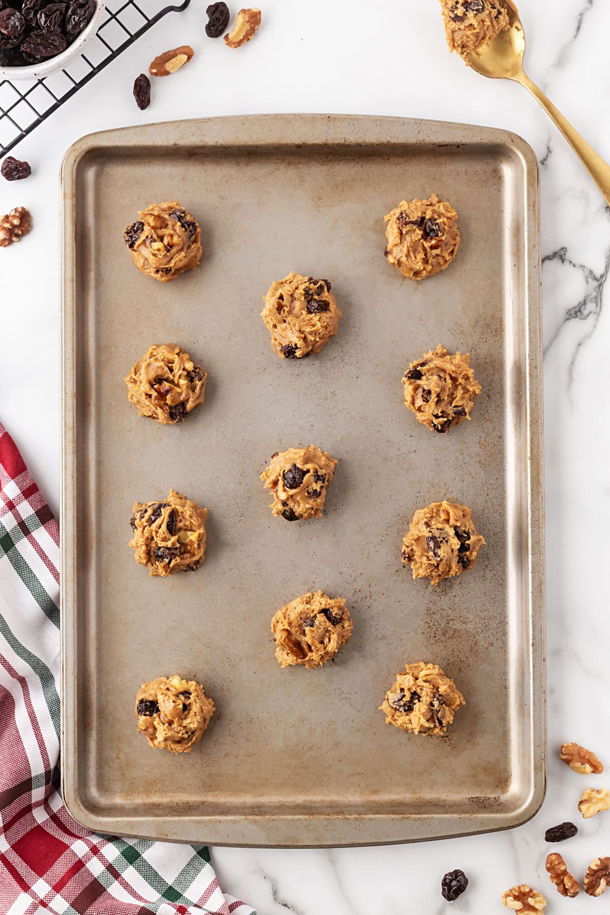 Cookies before baking. 