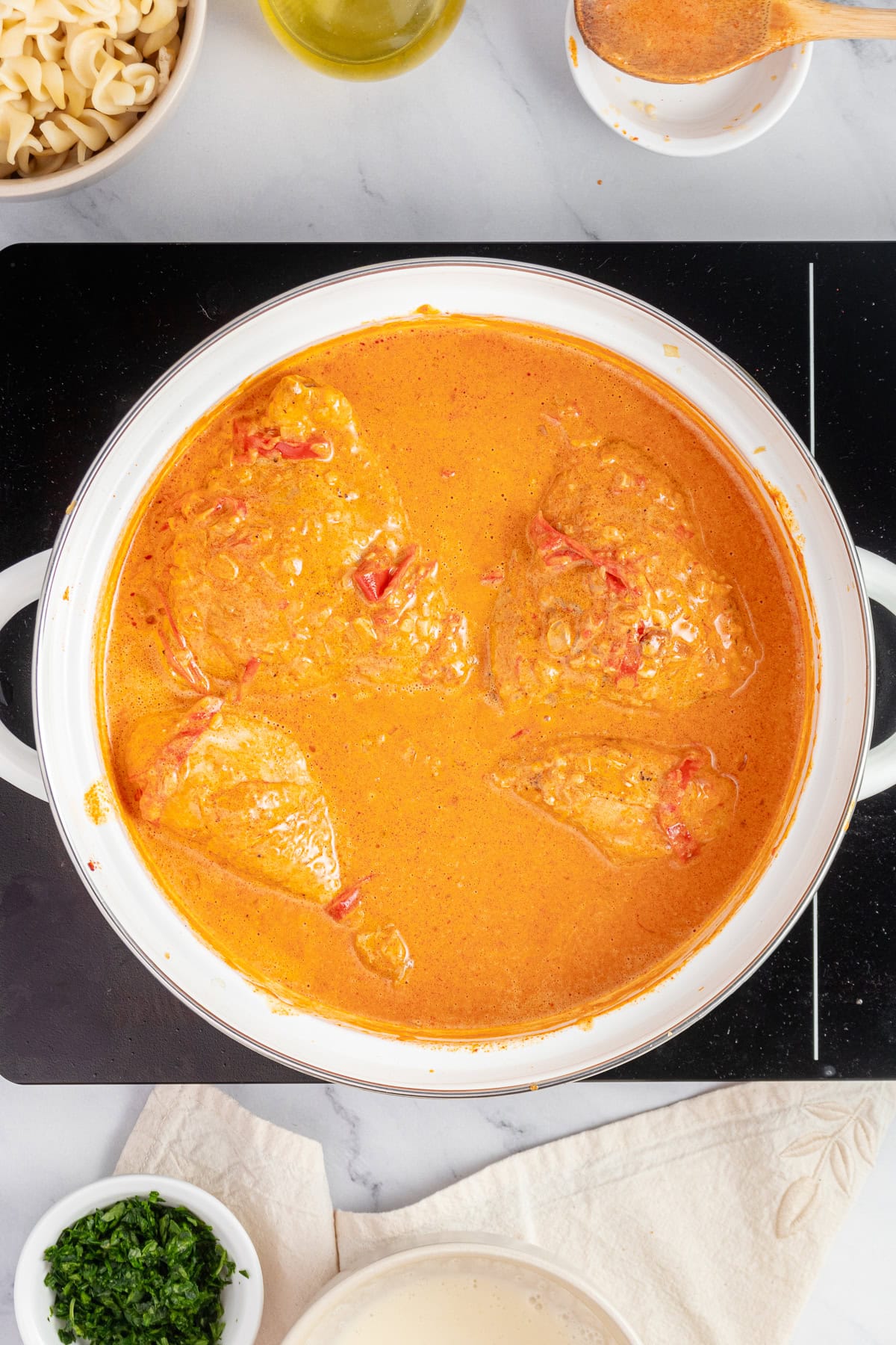 Paprika chicken is ready to serve.