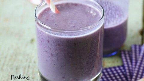Banana and Blackberry Smoothie