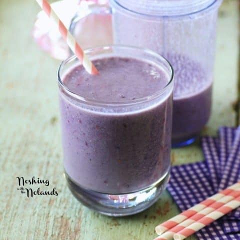 Banana and Blackberry Smoothie