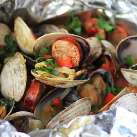 Grilled Clams with Chorizo for Summer BBQ Party #SundaySupper