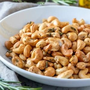 Herb Roasted Cashews in a bowl