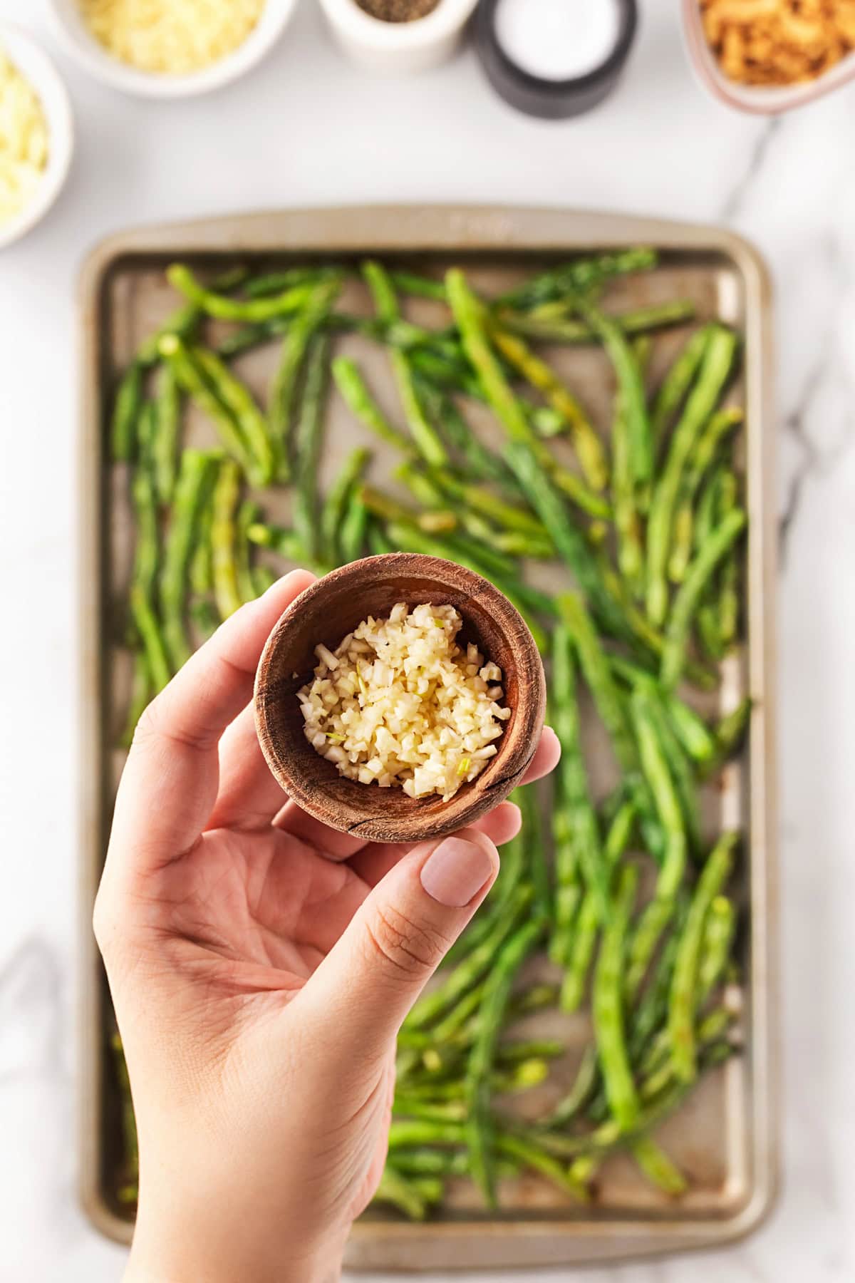 Adding garlic. 