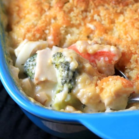 Cheesy Chicken Broccoli Noodle Casserole