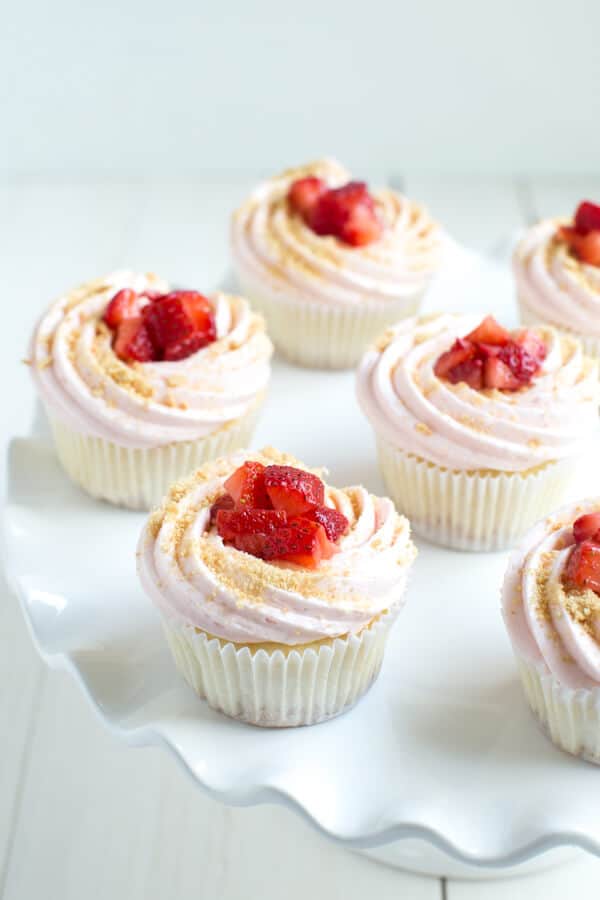 Strawberry-Cheesecake-Cupcakes_0040