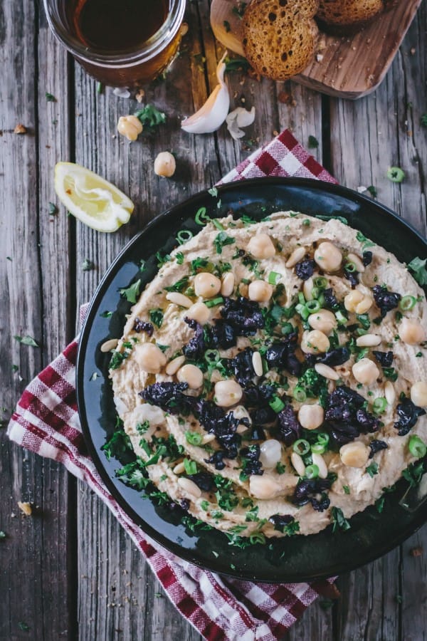Homemade-Mediterranean-Hummus