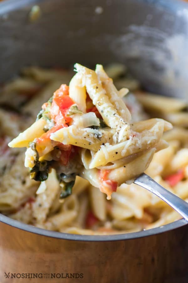 One-Pot Easy Caprese Pasta