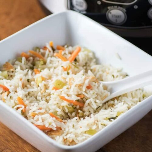 thumbnail image 2 of The Ultimate Rice Cooker Cookbook: 250 No-Fail Recipes For Pilafs, Risottos & More - GOOD 2 of 2