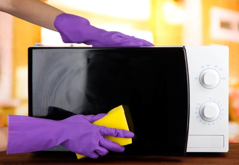 How to Clean a Microwave