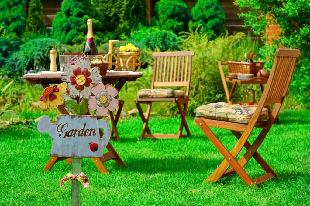 Top Tips to Make Your Summer Backyard Party a Success