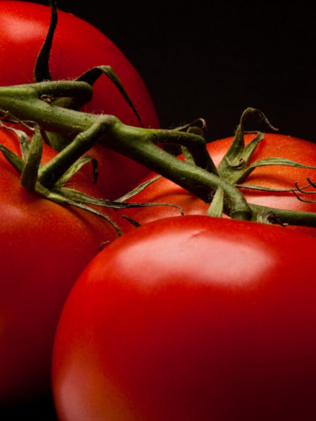 How to Remove a Tomato Skin