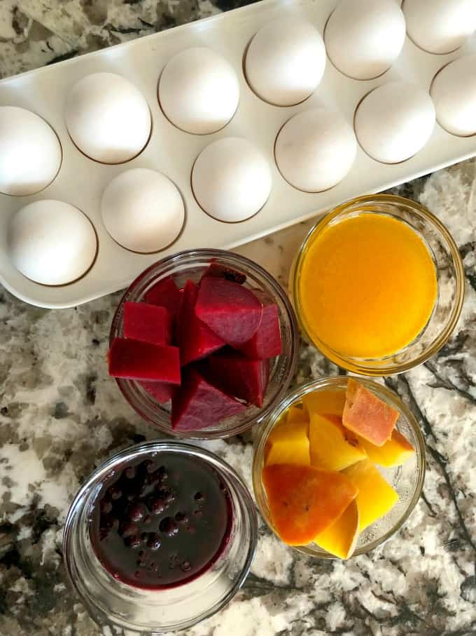 Eggs with natural dyes