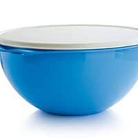 Tupperware Thatsa Bowl 32-cup in Rain Drop Blue by Tupperware