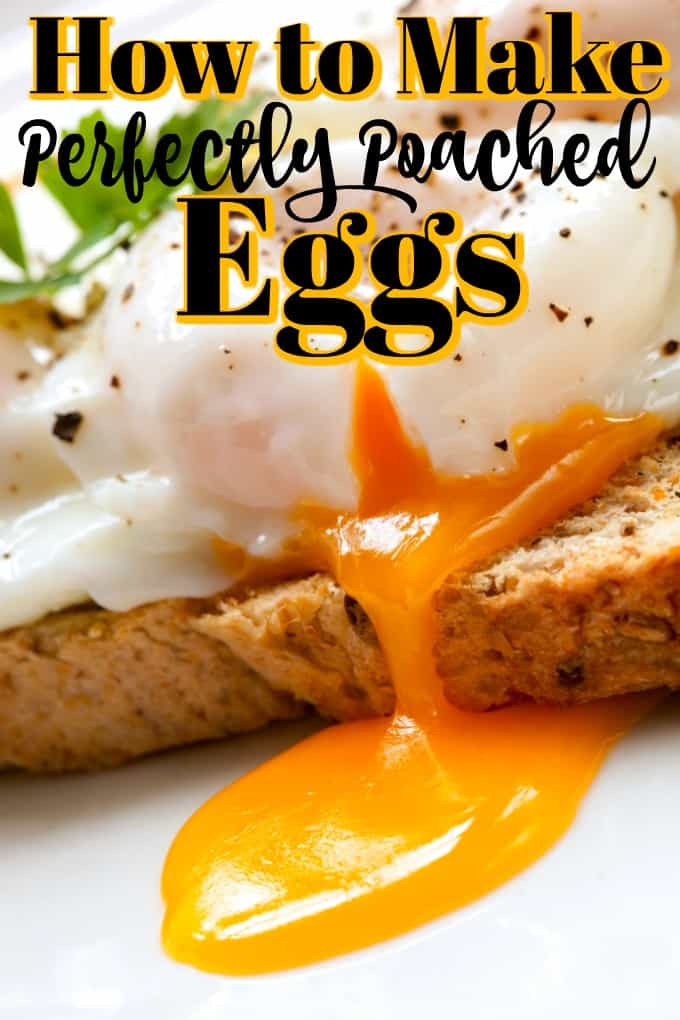 How to Make Perfectly Poached Eggs is easier than you think. Their richness adds so much to a simple breakfast to an elaborate Eggs Benedict! #poachedeggs #howto #eggs #breakfast #brunch