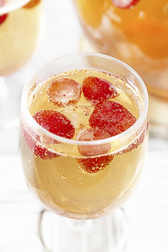 Easy Sparkling Holiday Party Punch (Non-Alcoholic) - Plan to Eat