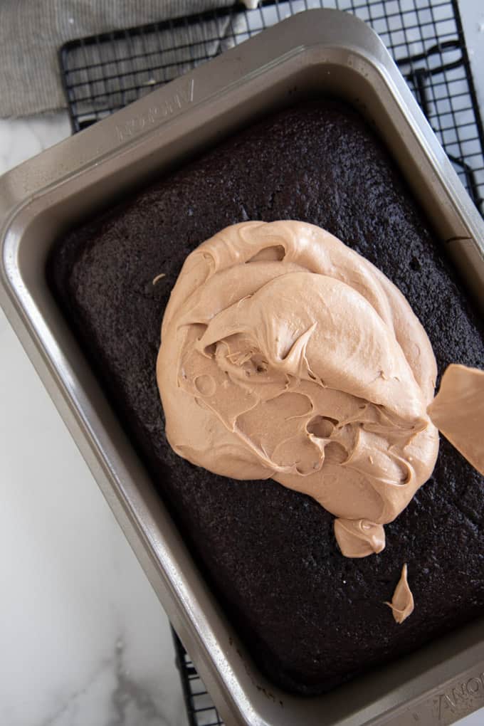 chocolate cake frosting