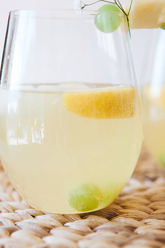 Using sparkling mineral water in a mocktail spritzer