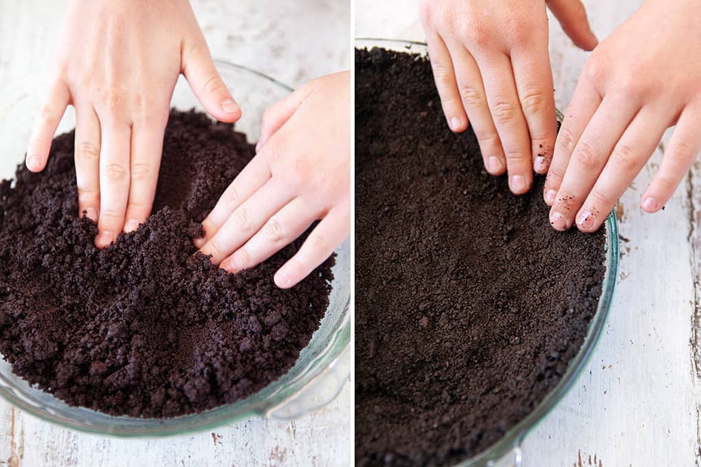 making an oreo pie crust