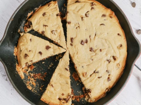 https://noshingwiththenolands.com/wp-content/uploads/2021/01/pizookie-680-x-680-480x360.jpg