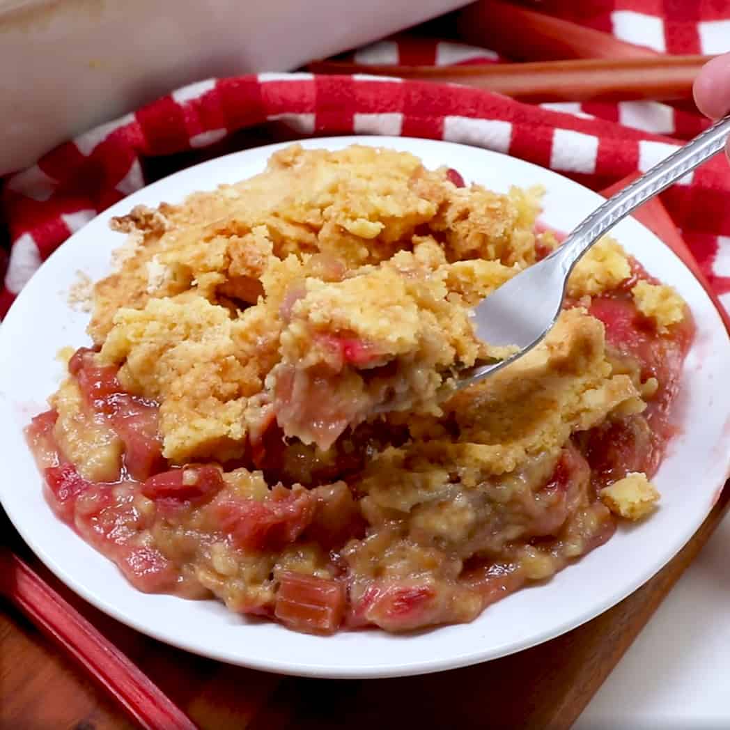 16+ Rhubarb Dump Cake Recipe