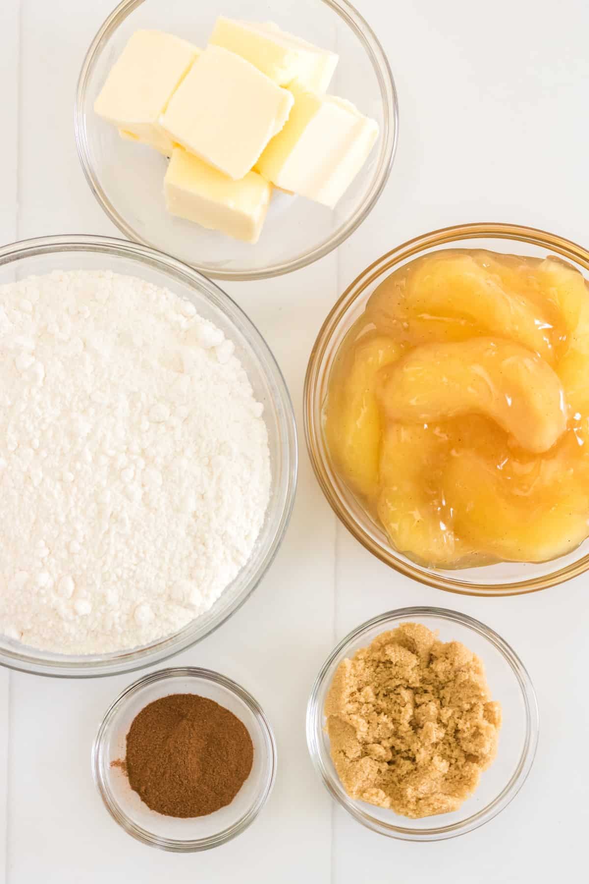 Ingredients for apple dump cake 