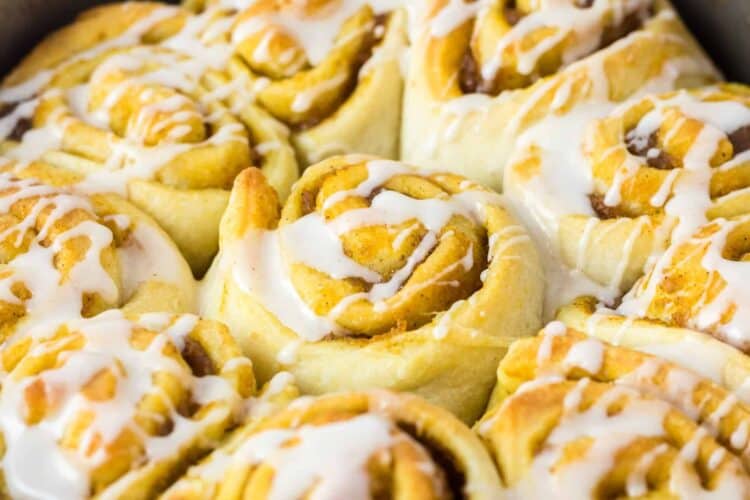 Easy Pumpkin Pie Cinnamon Rolls