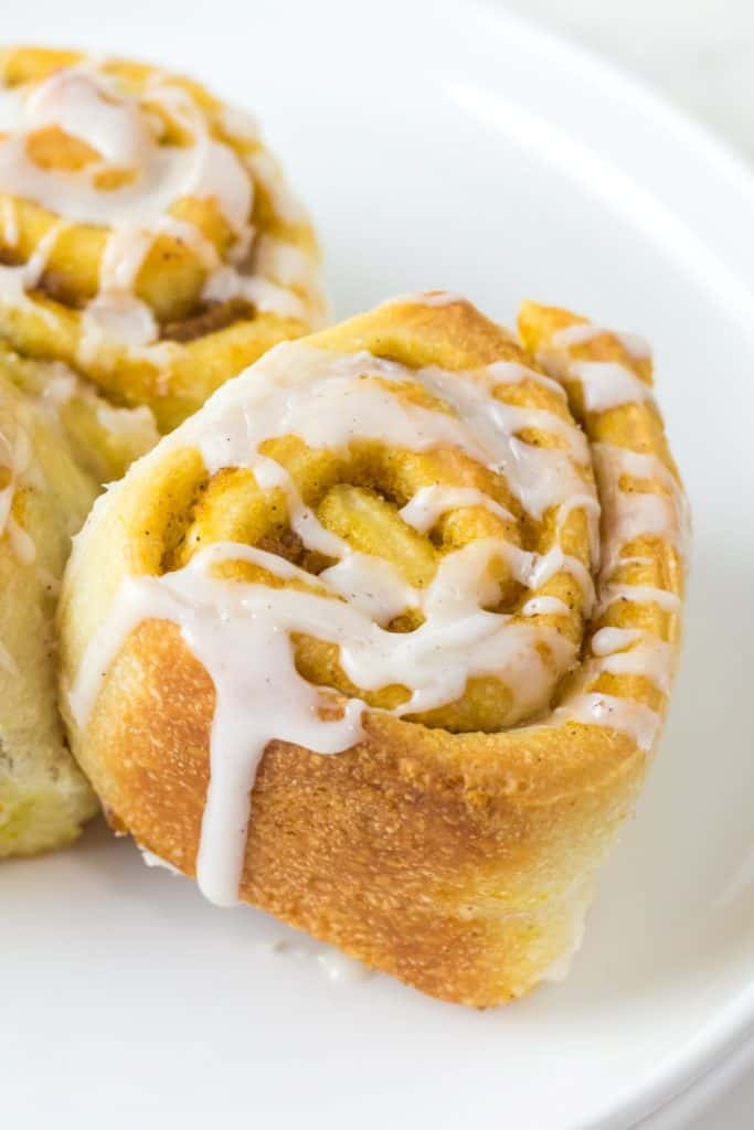 Easy Pumpkin Pie Cinnamon Rolls