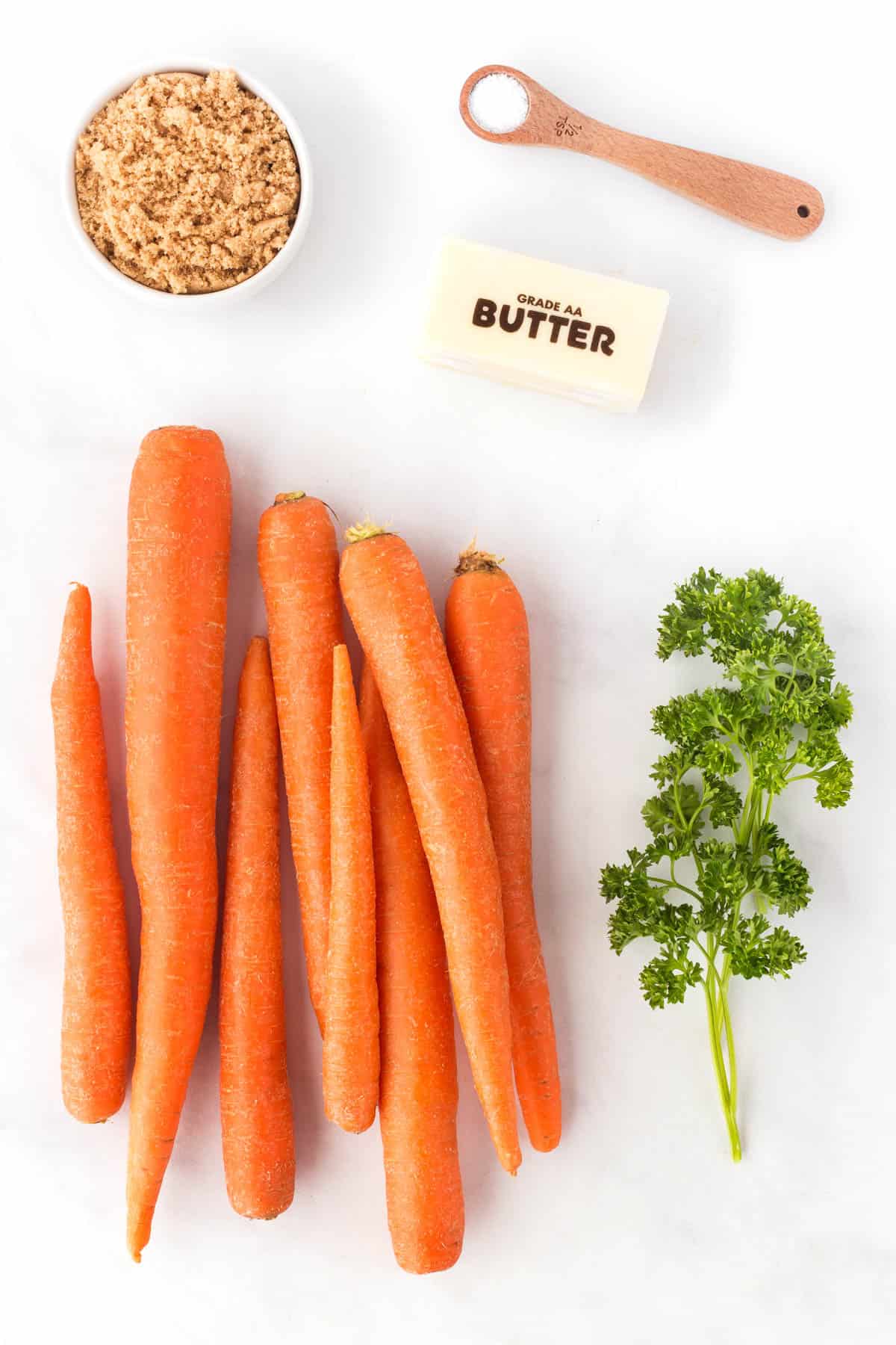 Ingredients for caramelized carrots. 