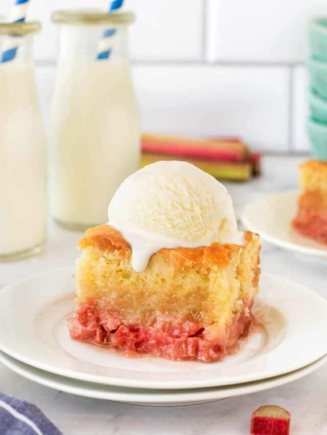 Old-Fashioned Rhubarb Pudding Cake