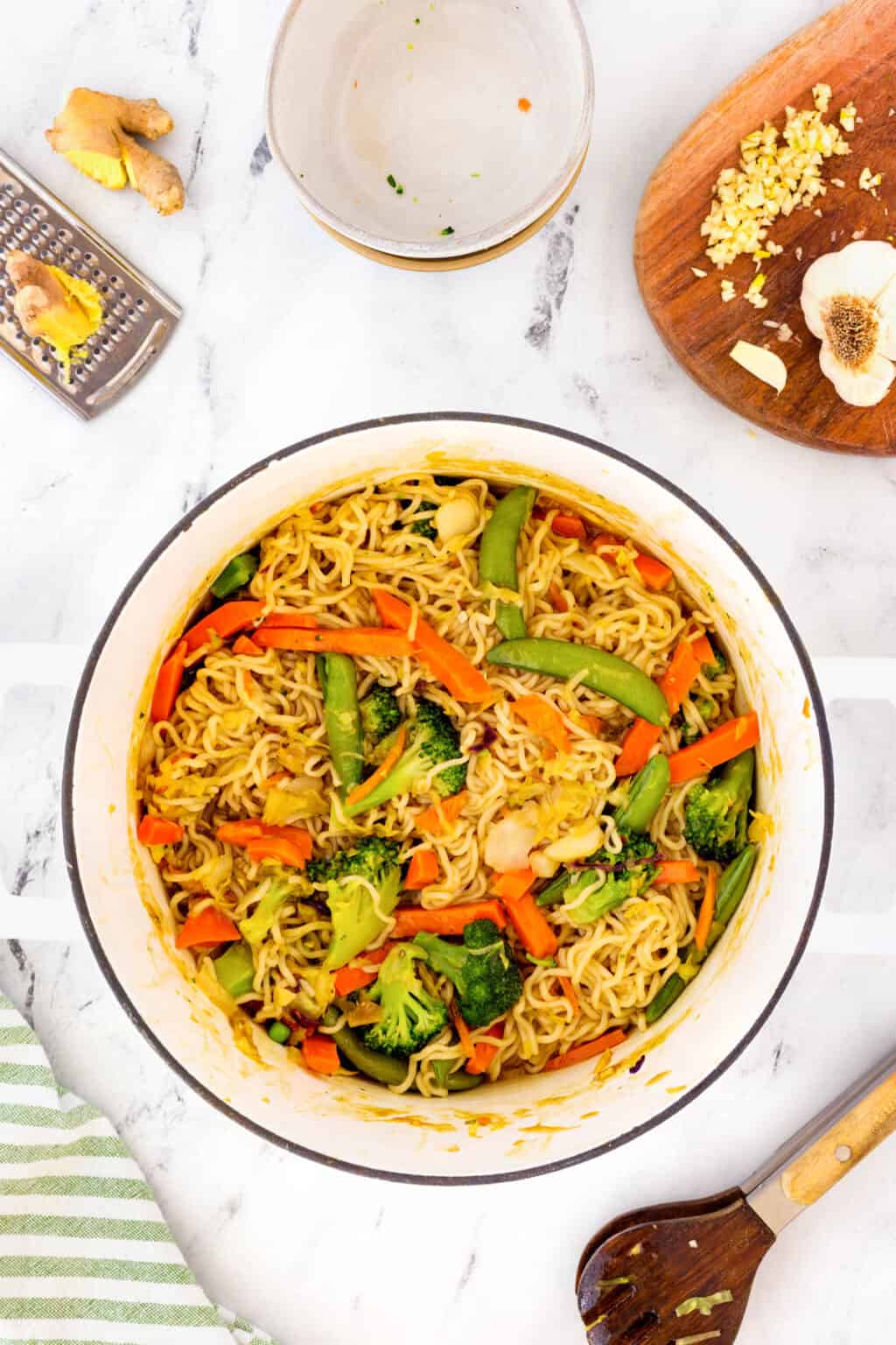 Easy Ramen Stir Fry Noshing With The Nolands