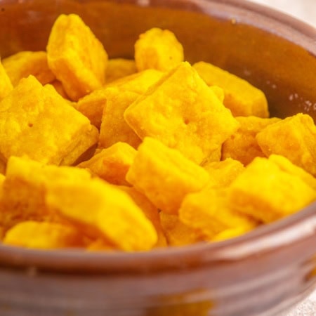 Cheez-Its in a bowl.