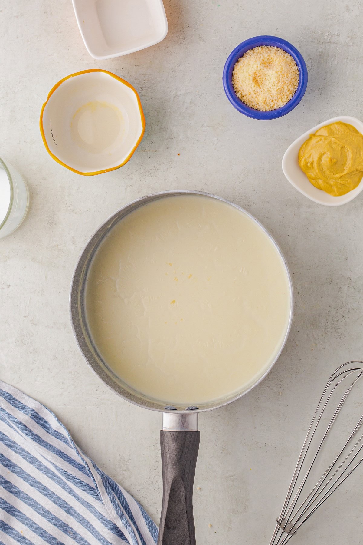 Finished cream sauce in a pot. 