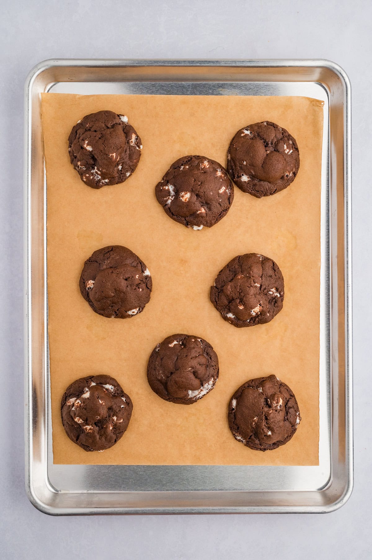 Baked cookies on a tray. 