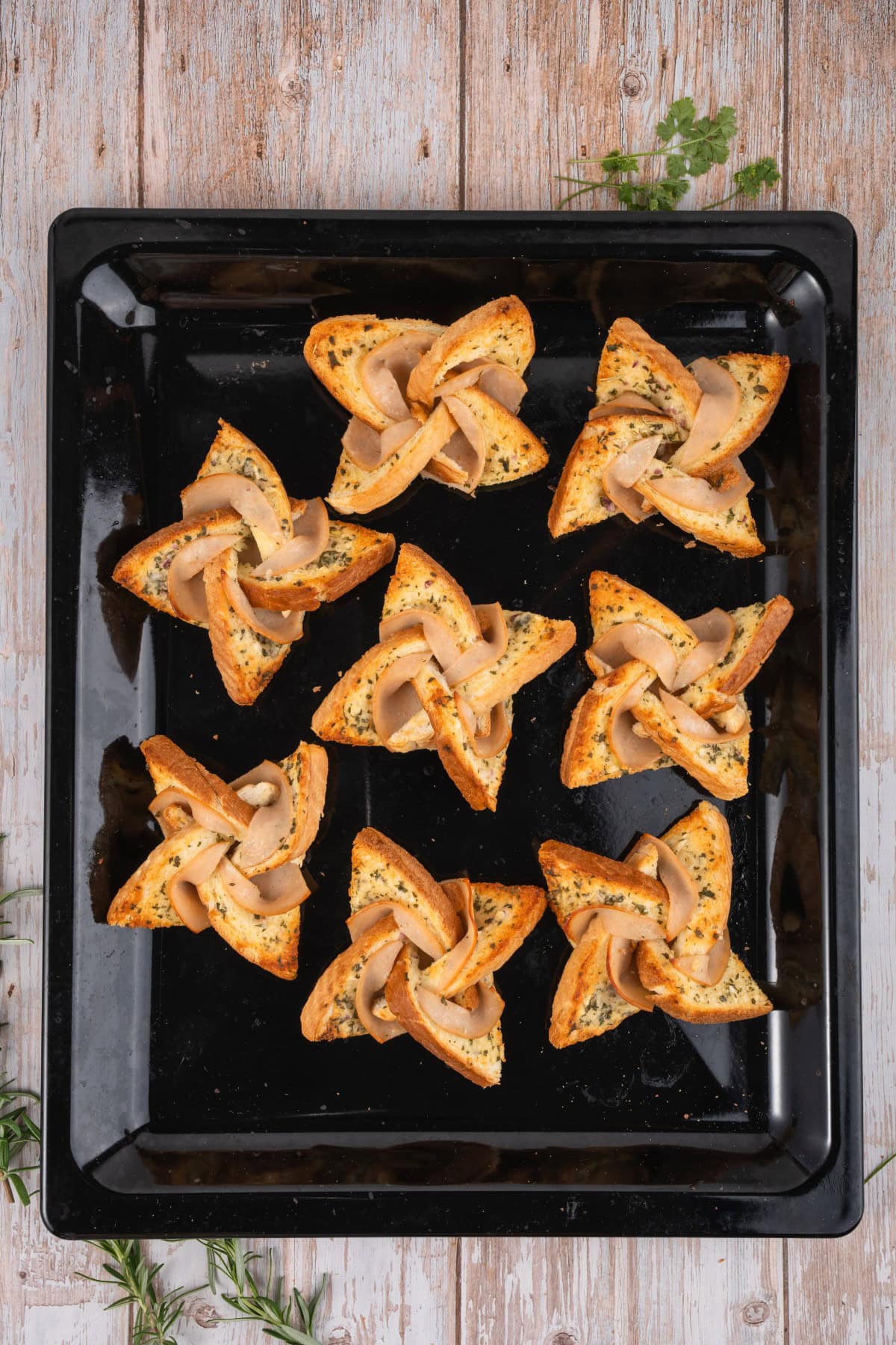 What fun are these Ham and Cheese Pinwheels, but best of all, they taste amazing. Your kids are going to ask for them all the time!! Toasted pinwheels.