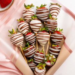 Bouquet of strawberries.