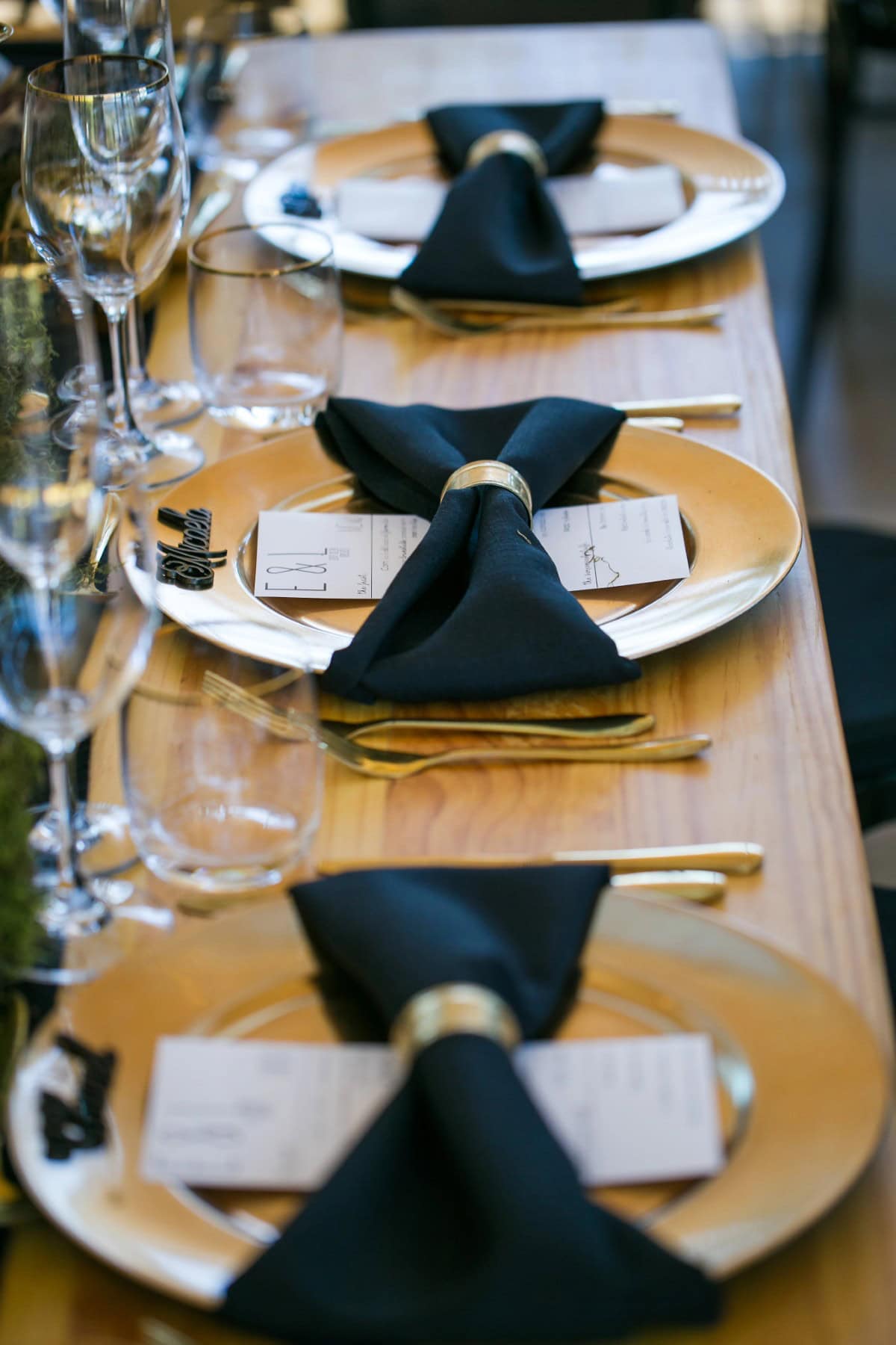 Pretty gold plate setting. 