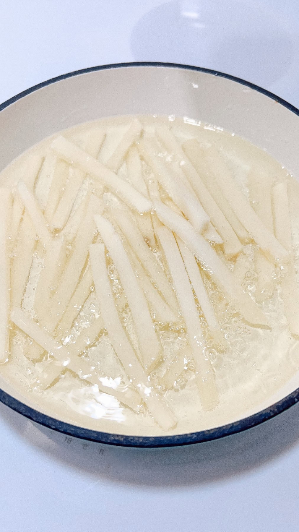 Fries in oil. 