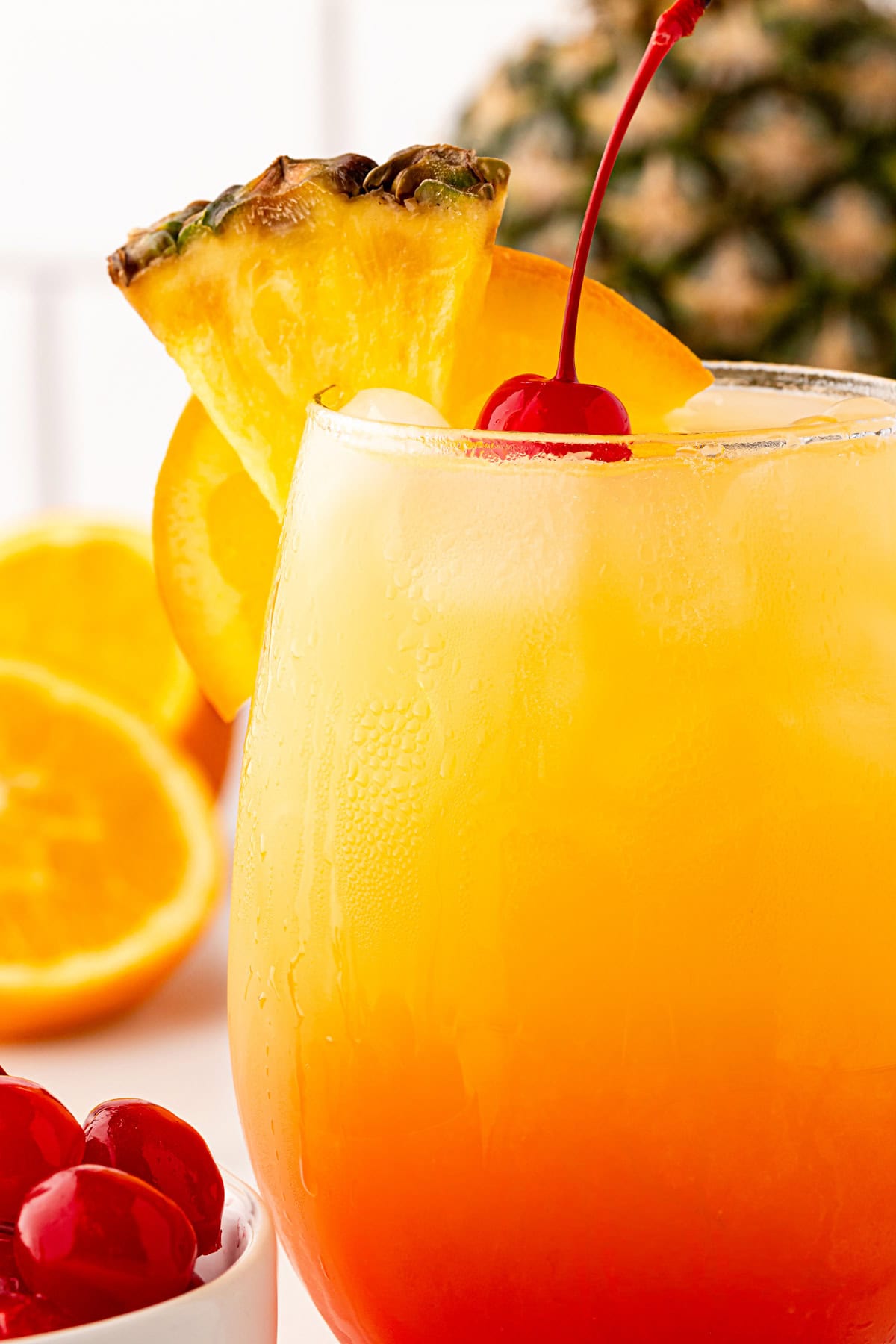 Close front view of the cocktail.