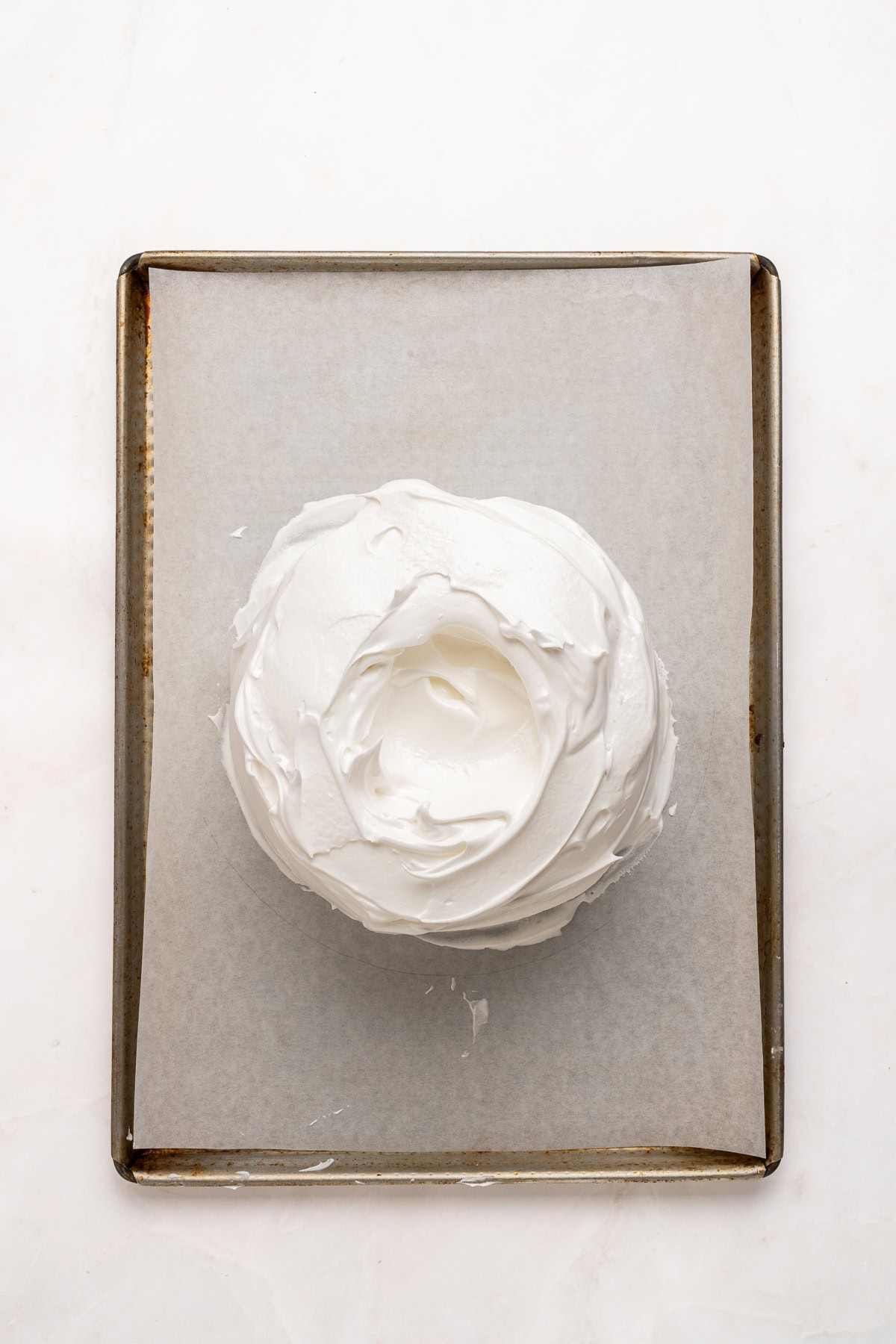 Shaping pavlova.