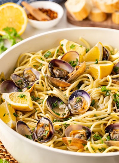 Clam linguine pasta in a bowl.