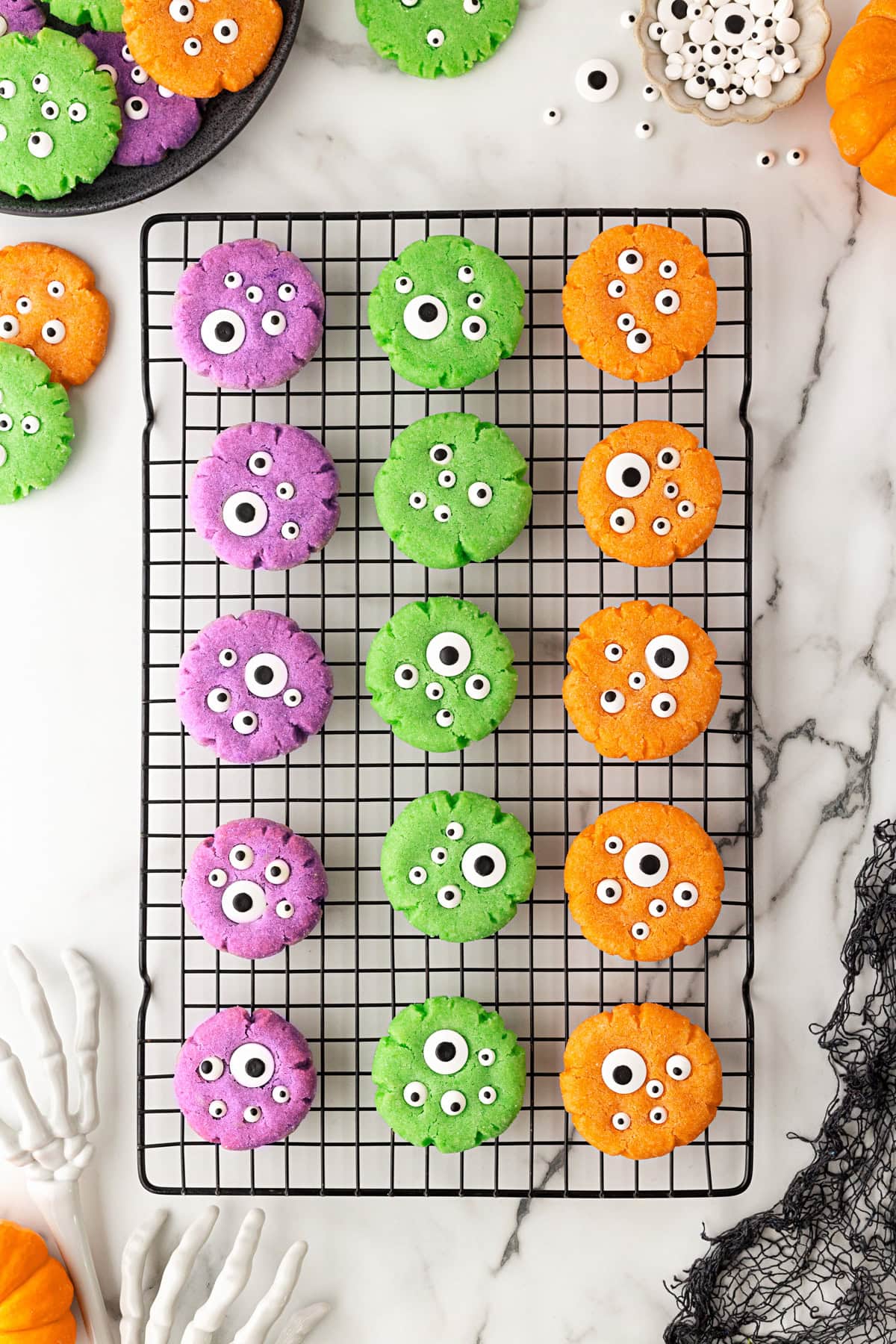 Cookies on a cooling rack. 