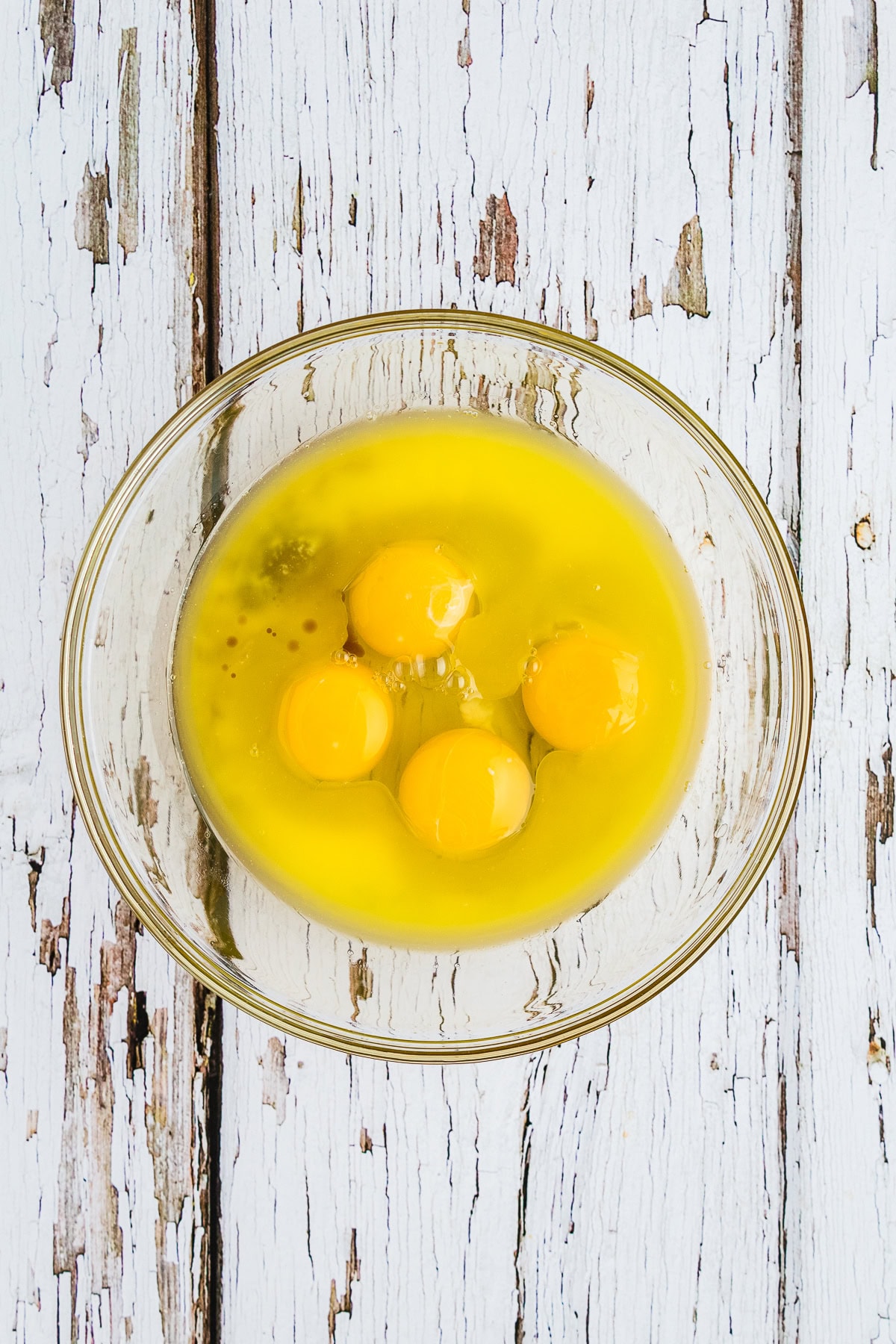 Eggs with butter, and extracts.